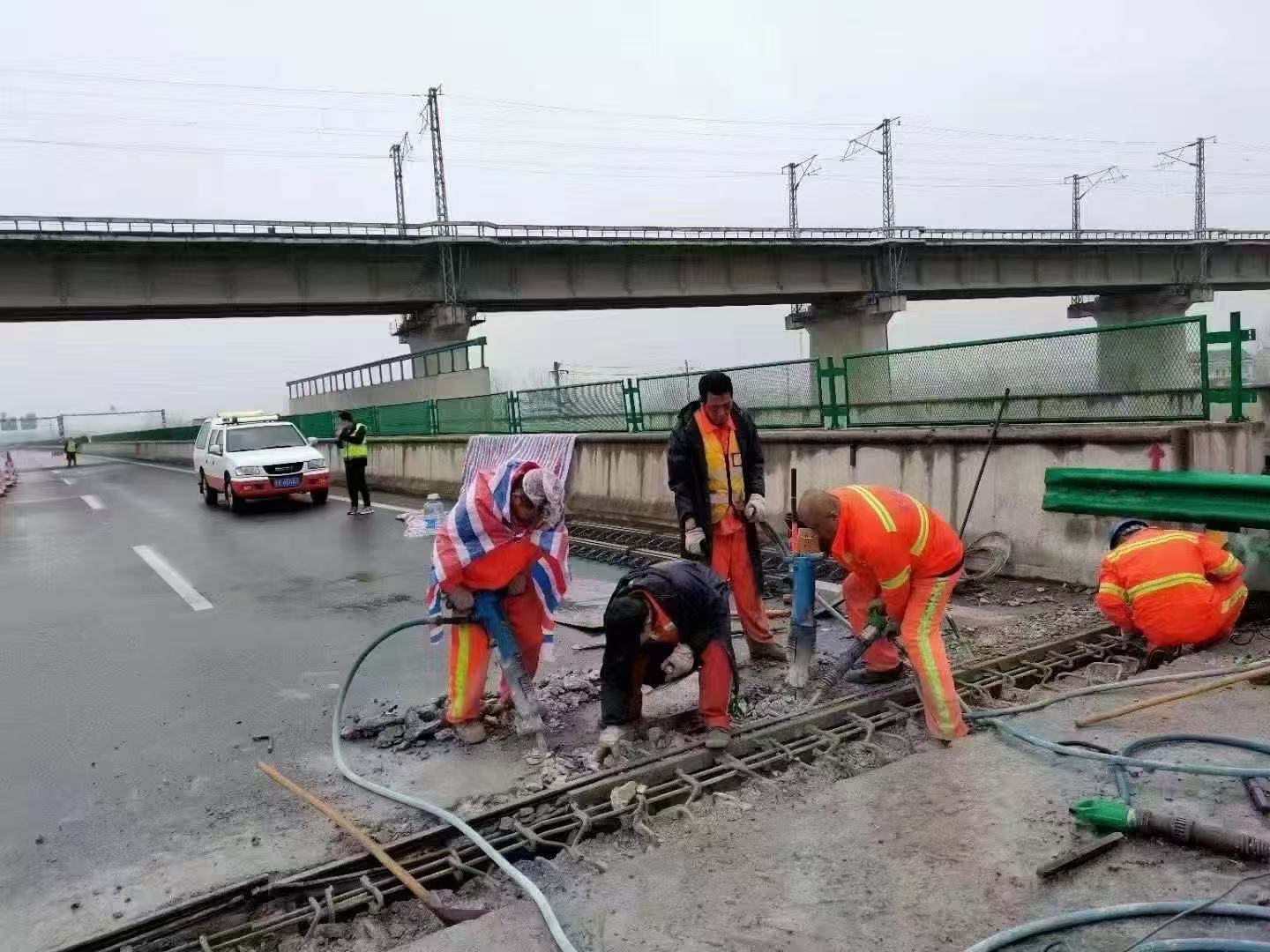 资中桥梁伸缩缝抢修料